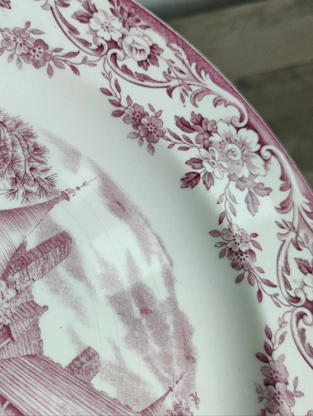 Vintage Wedgwood Fairleigh Dickinson College Castle Mulberry Plate – England